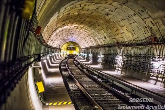 Isolamento Acustico Completo dal Rumore della Metropolitana Scopri come isolare la tua casa dal rumore e dalle vibrazioni della metropolitana con soluzioni professionali di insonorizzazione. Dormi tranquillo, anche in città.