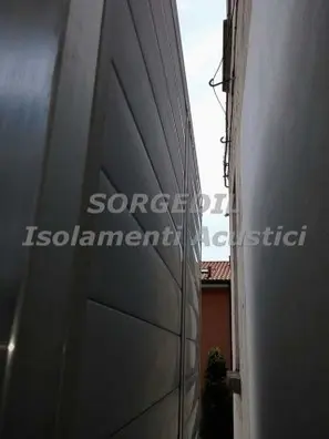 Silenzio Perfetto: Schermatura Acustica per Ambienti Industriali