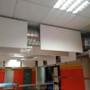 Installazione pannelli fonoassorbenti su soffitto tecnico scuola<br /><br />