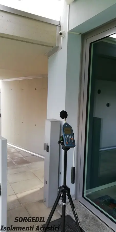 Misurazione del Rumore su Vetrata e Area Esterna Condominiale<br /><br />